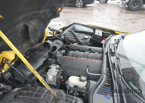 2004 Chevrolet Corvette из США, поврежденный, VIN 1G1YY22G945102061